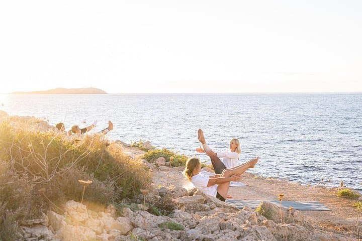 Yoga y Brunch junto al Mar en Ibiza — foto 1