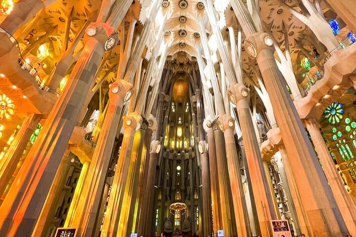 Sagrada Familia Kleingruppenführung mit Skip-the-Line Ticket — Foto 3