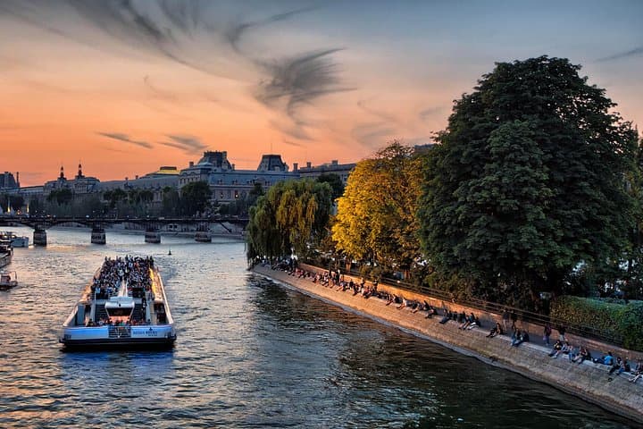 Bateaux Mouches® Sightseeing Cruise in Paris — Foto 2