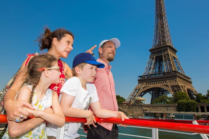 Crociere panoramiche Bateaux Mouches® sul fiume Senna a Parigi — foto 4