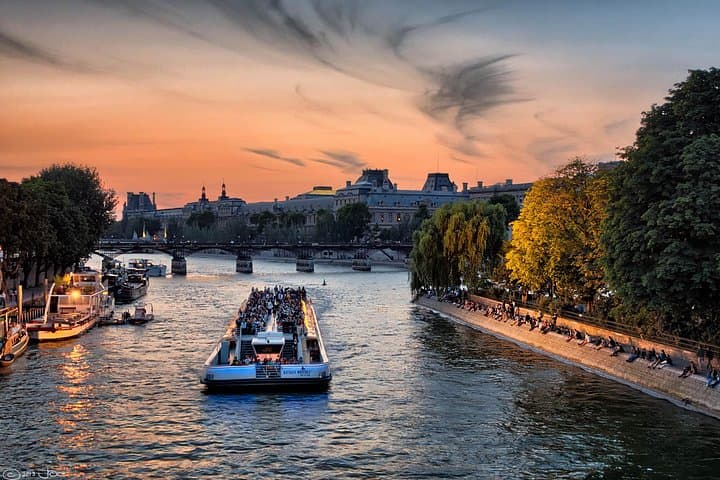 Crociere panoramiche Bateaux Mouches® sul fiume Senna a Parigi — foto 3