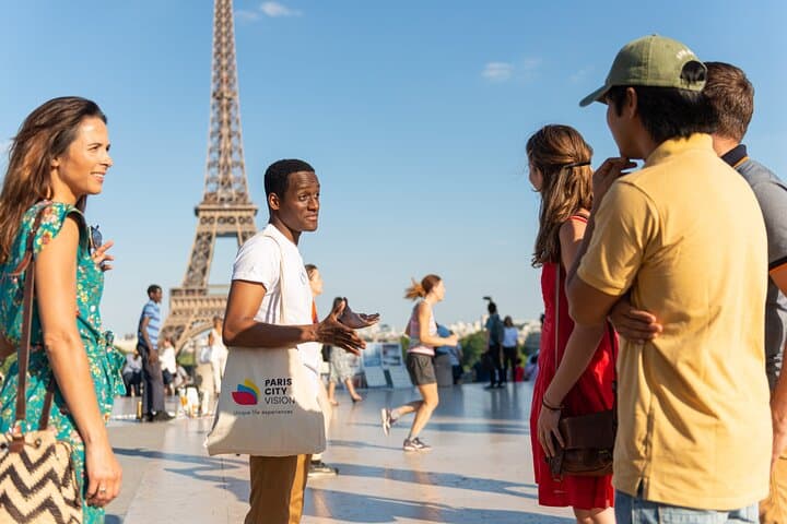 Paris Tour mit Mittagessen im Eiffelturm und Seine-Flusskreuzfahrt — Foto 2