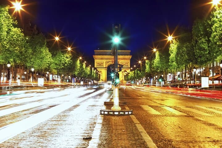 Tour delle Illuminazioni di Parigi con Spettacolo del Moulin Rouge e Crociera — foto 3