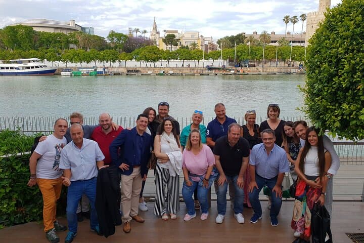 Tour Privato di Mezza Giornata a Piedi di Siviglia