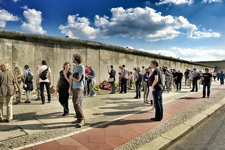 Trasferimento Privato da Amburgo a Berlino con una Sosta di 2 Ore