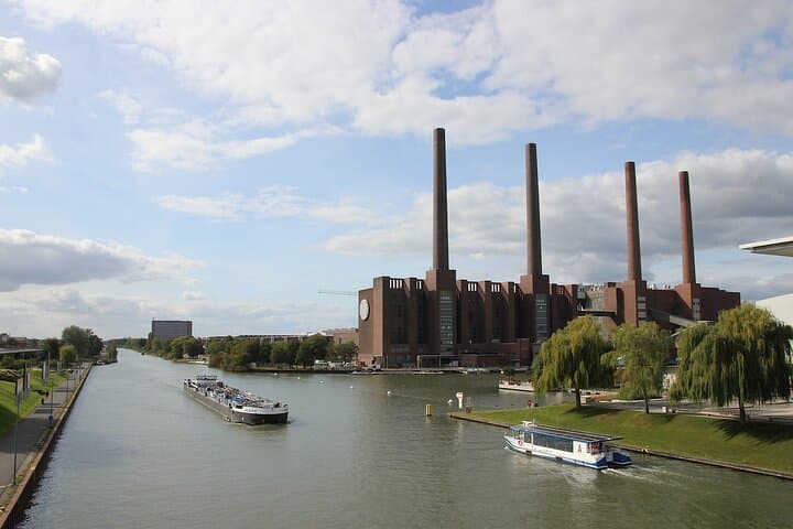 Trasferimento Privato Da Amburgo a Wolfsburg Con Una Sosta Di 2 Ore