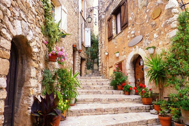 Ganztägige Gruppentour durch die Provence und ihre mittelalterlichen Dörfer ab Nizza — Foto 3
