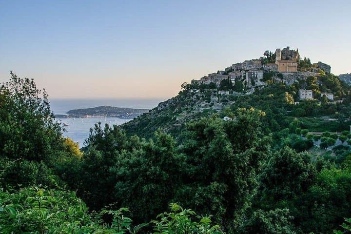Tour a Piedi Guidato Privato a Èze