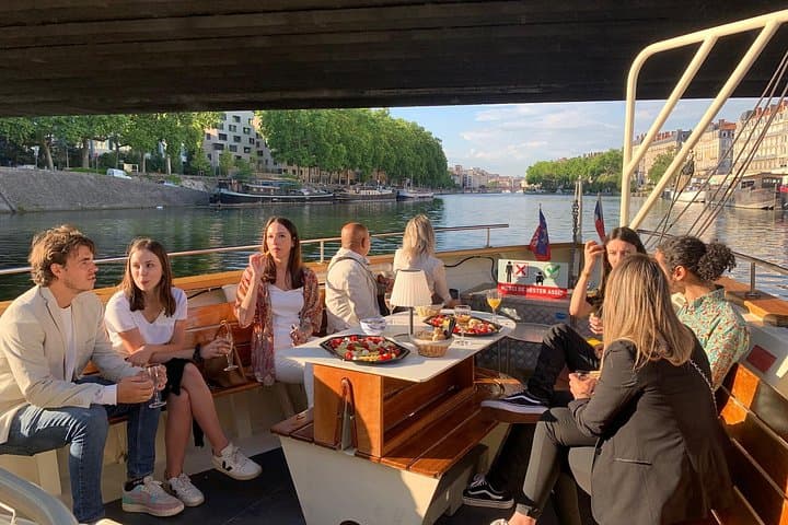 Aperitivi in Vaporetto a Lione — foto 4