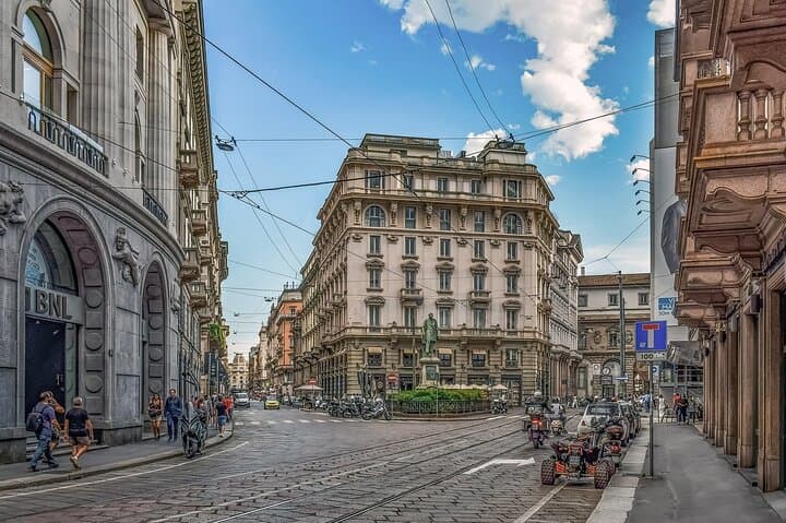 Trasferimento Privato da Bologna a Milano con Autista di Lingua Inglese