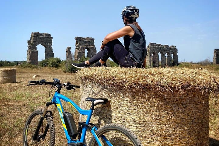 Visite guidée en petit groupe à vélo électrique sur la Voie Appienne et les Aqueducs