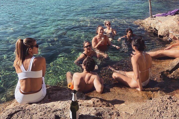 Geheime Bucht Yoga und Kristallklare Wasser Erlebnis in Ibiza — Foto 3