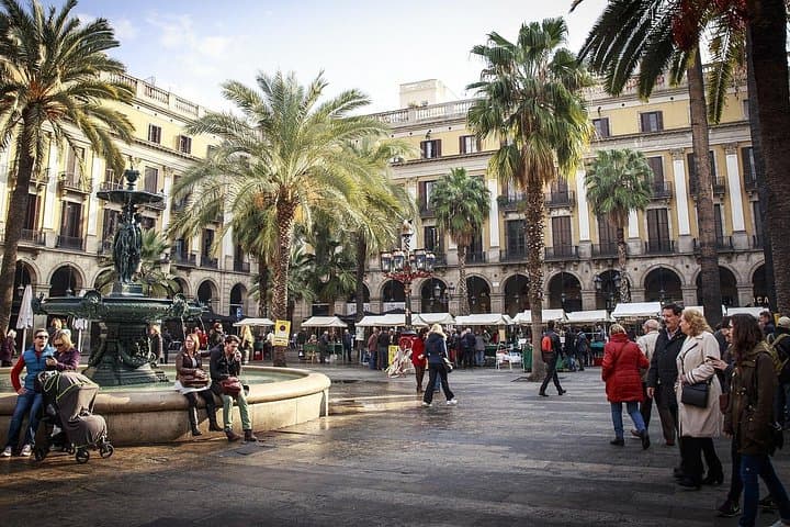 Trasferimento Privato da Bilbao a Barcellona con Sosta di 2 Ore