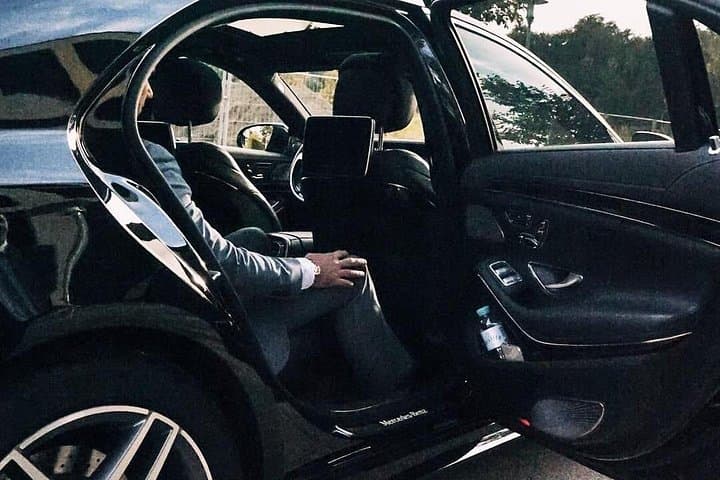Abholservice: Bordeaux zum Flughafen BOD mit Limousine — Foto 2