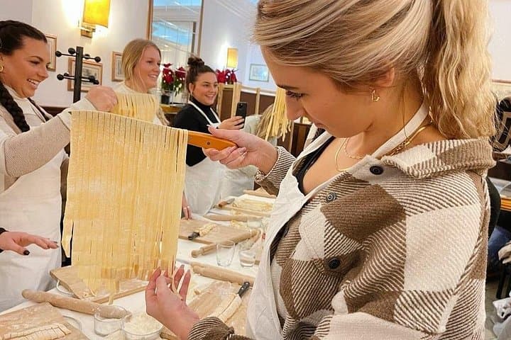 Cours de cuisine de pâtes à Rome - Cours de Fettuccine sur la Piazza Navona