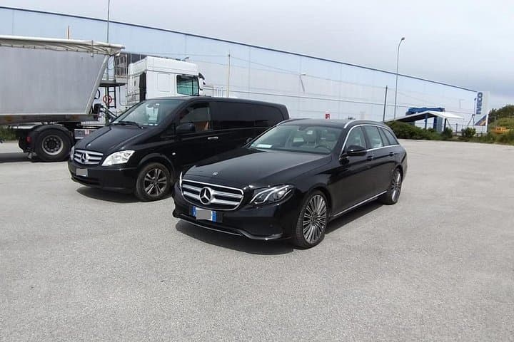 Transfer Privado de Ida y Vuelta del Aeropuerto de Verona (VRN) a Venecia
