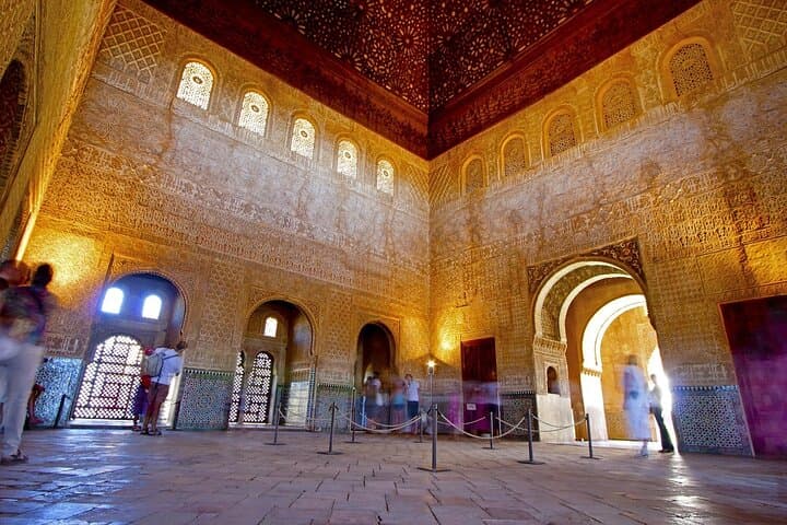 Komplette geführte Tour durch die Alhambra und den Generalife Premium Gruppe