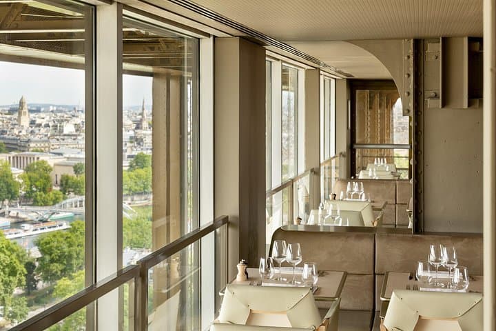 Almuerzo en Madame Brasserie, Torre Eiffel, París