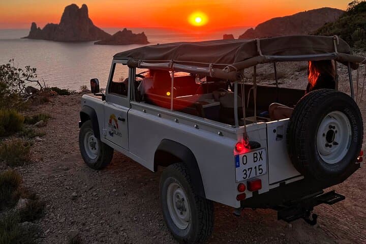 Aventura en barco, 4x4 y senderismo en Es Vedra — foto 5