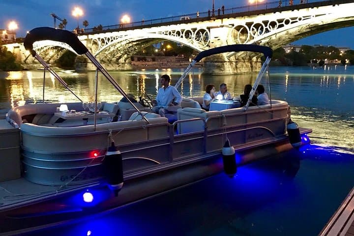 Tour en barco por Sevilla con tapas compartidas