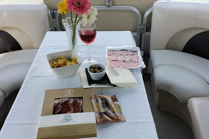 Bootstour in Sevilla mit gemeinsamen Tapas — Foto 4