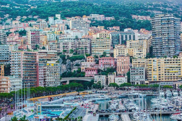 Trasferimento Privato Da Pisa A Monaco Con Una Sosta Di 2 Ore A Genova — foto 2