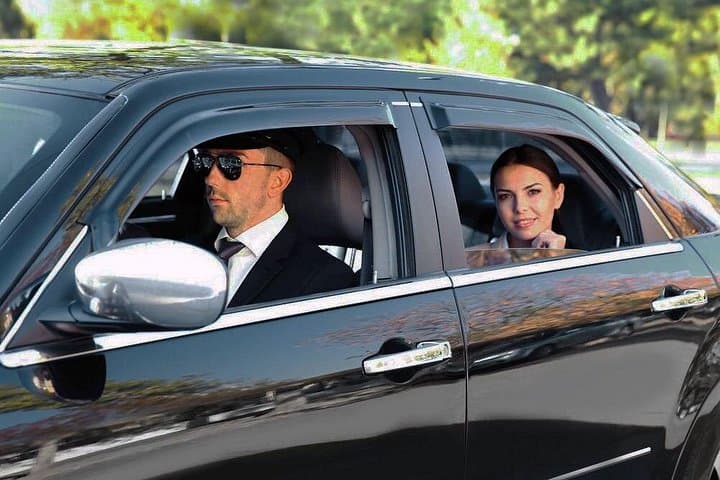 Privater Abholservice vom Paris zu den Flughäfen CDG oder ORLY