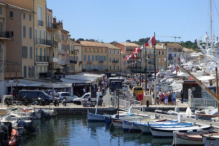 Trasferimento Privato da Marsiglia a Saint Tropez con Sosta di 2h a Tolone