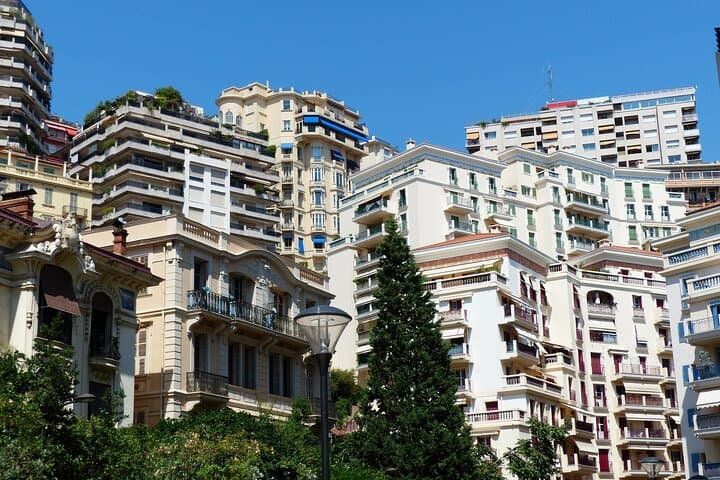 Trasferimento Privato Da Torino A Monaco con Sosta a Savona