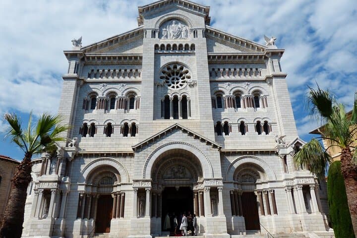Trasferimento Privato Da Pisa A Monaco Con Una Sosta Di 2 Ore A Genova — foto 5