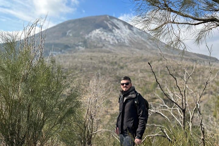 Tour V.I.P. del Vesubio con Guía Volcanológico — foto 3