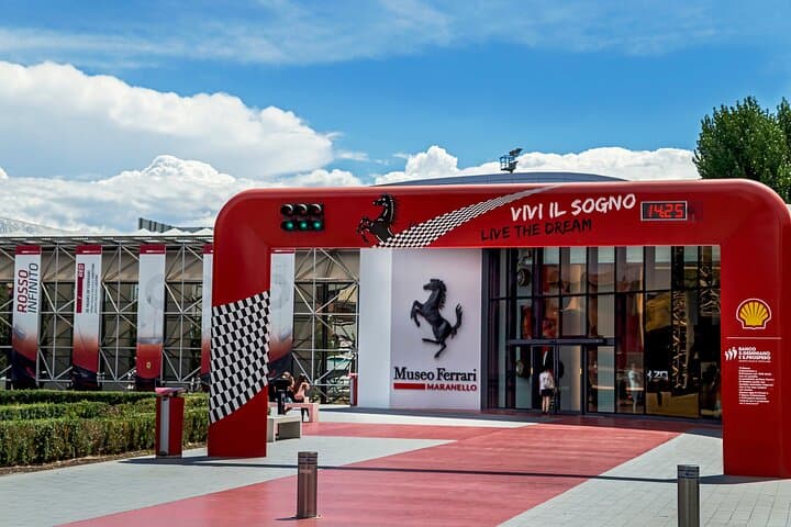 Da Milano: Esperienza di un'intera giornata a Maranello con Ferrari e pranzo — foto 3