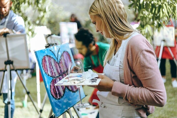 Expérience de peinture et vin à Francfort-sur-le-Main — photo 2