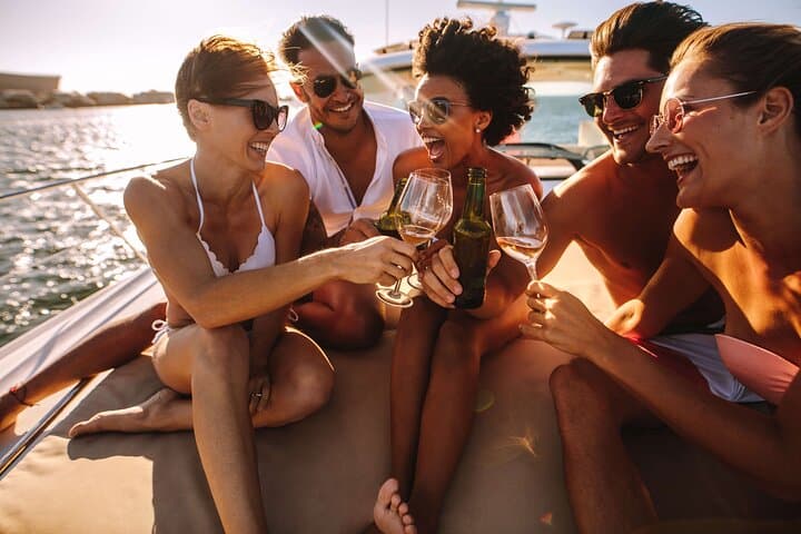 Tour in Barca al Tramonto sulla Costiera Amalfitana con Frutta e Bevande