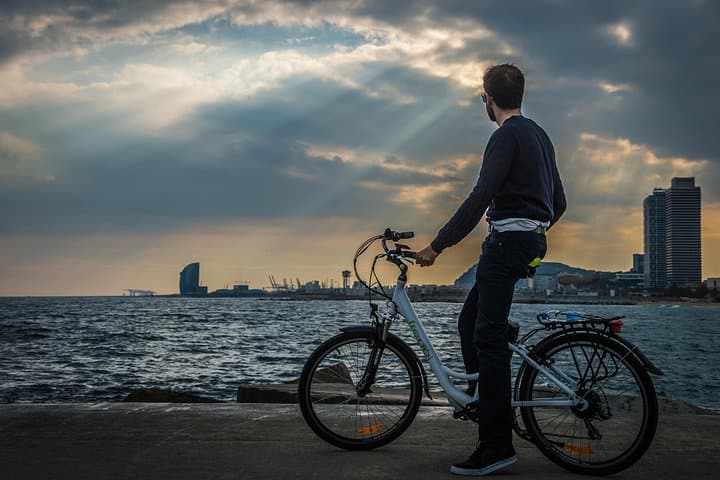 Esperienza Privata in E-Bike a Barcellona — foto 3