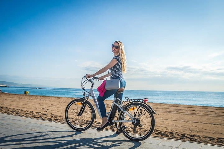 Esperienza Privata in E-Bike a Barcellona — foto 4