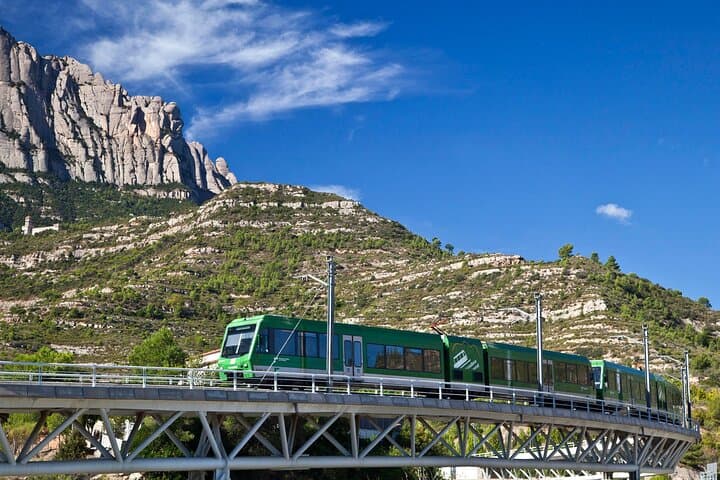 Visite Guidée Complète de Montserrat et Performance du Chœur des Garçons — photo 3