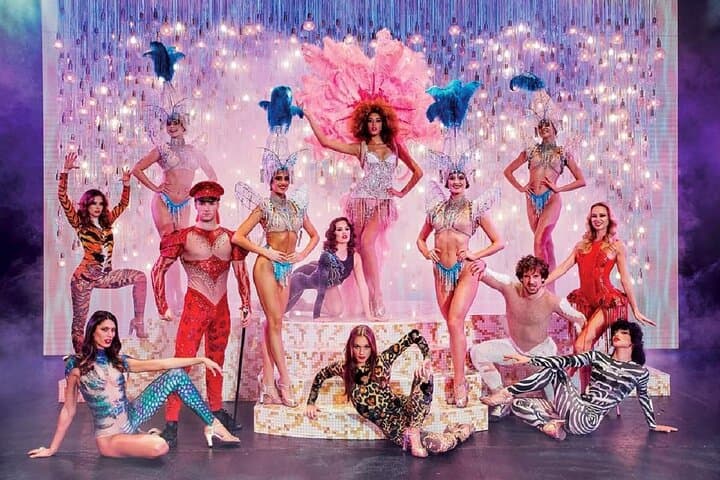 Pariser Paradis Latin Cabaret Show mit Champagner — Foto 2