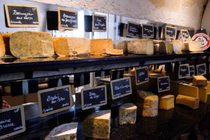 Experiencia Gourmet en Burdeos: Cata de Quesos y Vinos Franceses — foto 2