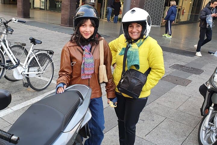 Avventura in Vespa a Milano: Tour Privato per Coppie e Amici — foto 4