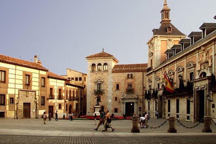 Tour por el Casco Antiguo de Madrid y Espectáculo de Flamenco — foto 2
