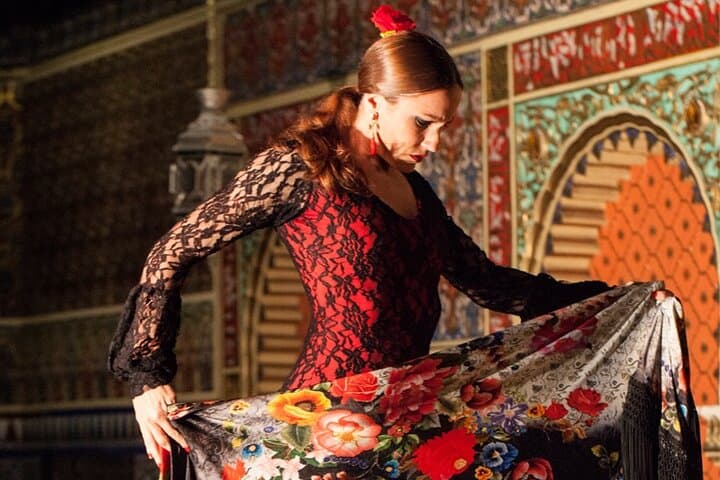 Tour por el Casco Antiguo de Madrid y Espectáculo de Flamenco