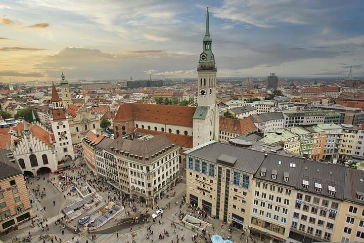 Privater Transfer von Dresden nach München mit einem 2-stündigen Halt