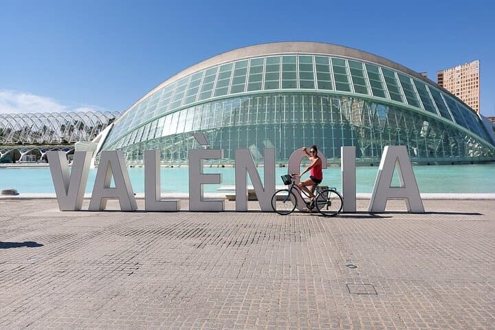 Recorrido en bicicleta por los puntos destacados de Valencia — foto 5