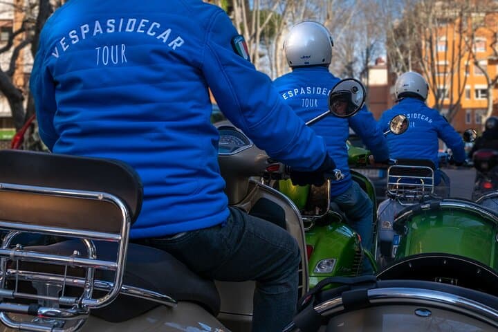 Tour Mattutino di Roma in Sidecar Vespa con Cappuccino — foto 5