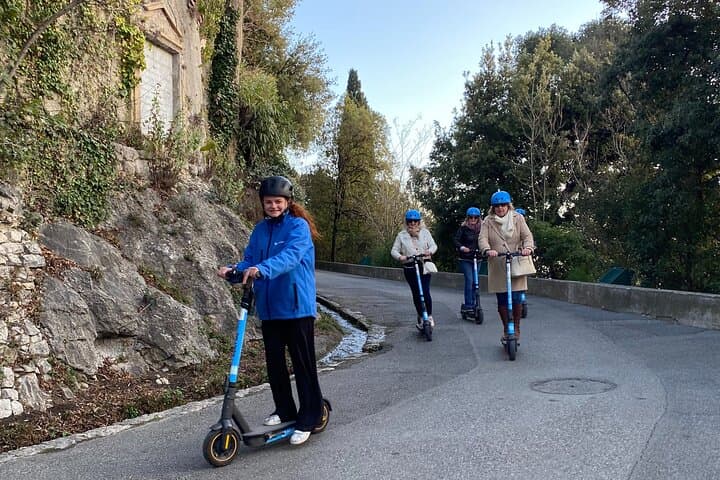 Tour in Scooter Elettrico di Nizza per 1,5 Ore — foto 2
