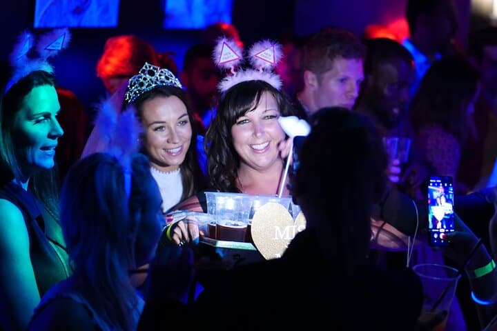 Marseille Bar Crawl Party mit kostenlosen Shots und VIP-Eintritt — Foto 3