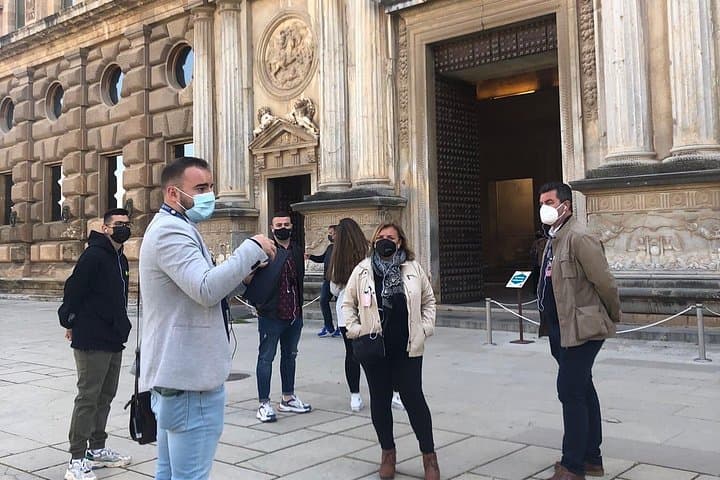Visite Guidée de l'Alhambra à Grenade — photo 2