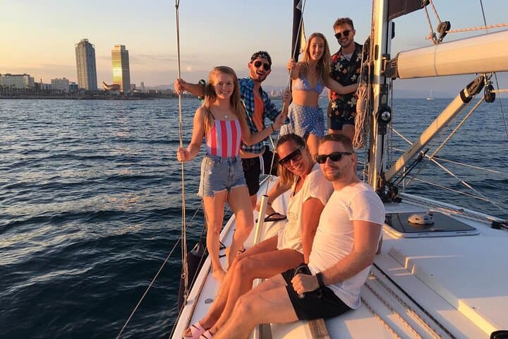 Crociere al Tramonto a Barcellona con Open Bar di Cava e Snack — foto 5