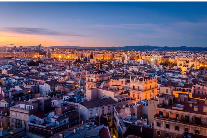 Tour Privado Personalizado a Pie en Valencia Con un Guía — foto 2